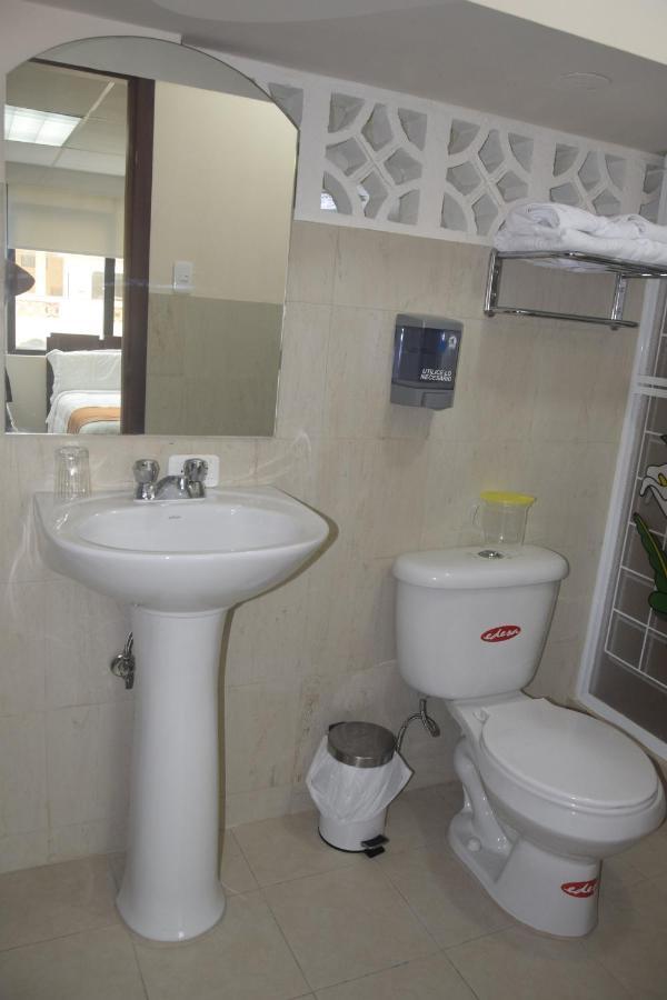 Olan'S Hotel Group إسمرالداس المظهر الخارجي الصورة